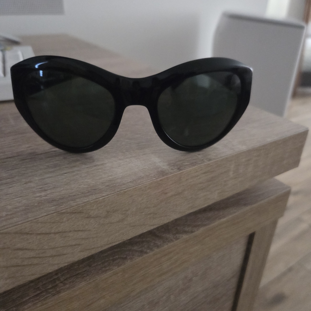 Tory Burch Cateye Classic Black Sunglasses - Picture 2 of 6